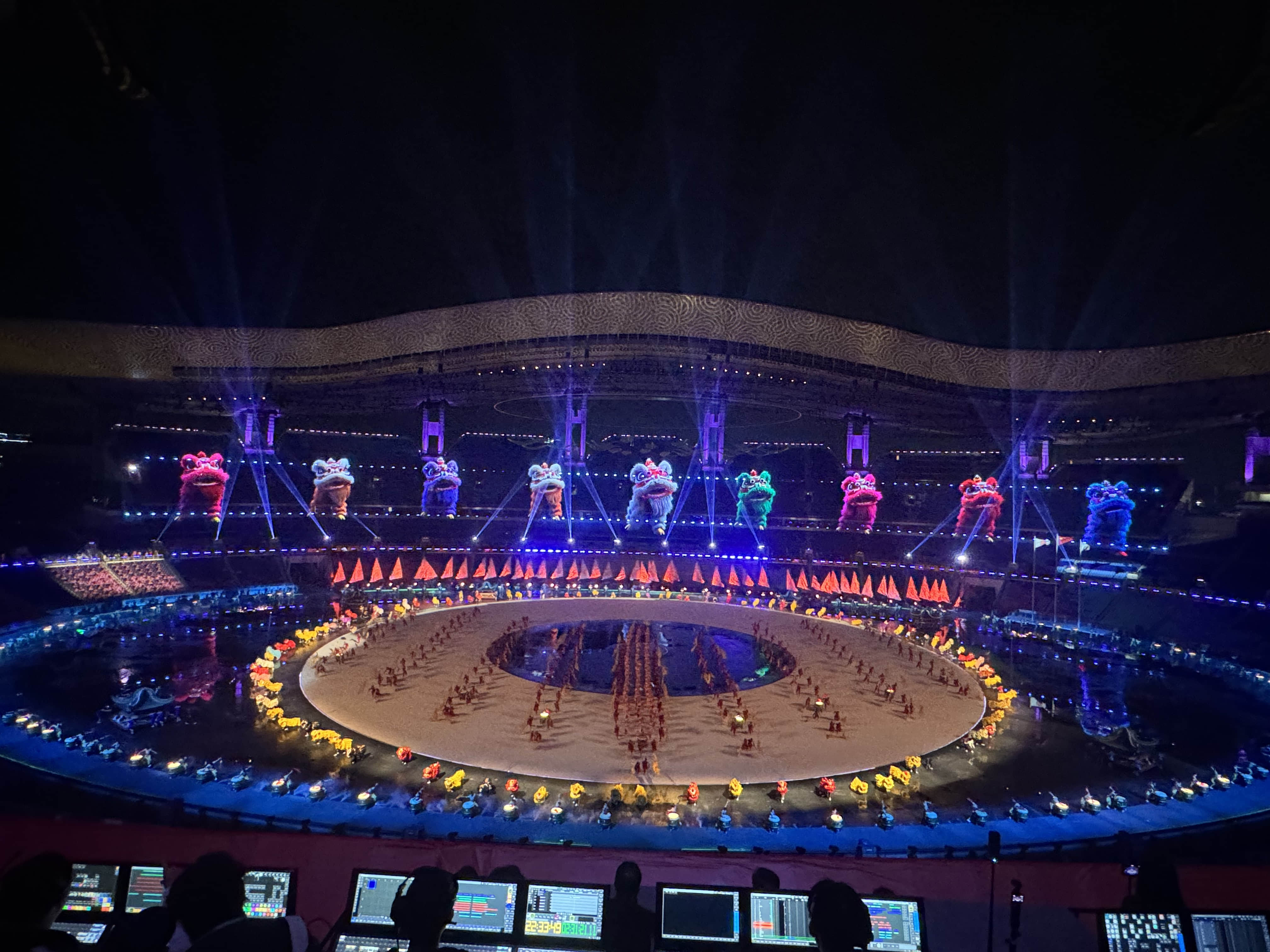 NJ Laser Tech high-power laser show systems at the 15th National Games opening ceremony NJ Laser Tech high-power laser show systems at the 15th National Games opening ceremony