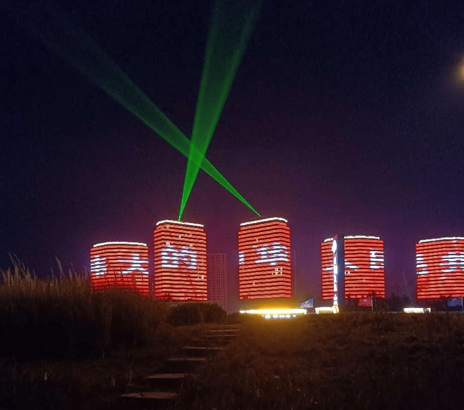 Weihai Bihai Lanwan landmark laser show featuring two 60W RGB laser systems and architectural lighting