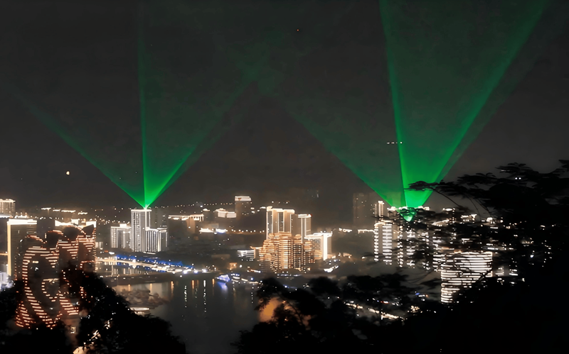 Sanya urban landmark laser show featuring four 30W RGB laser systems and colorful waterfront lighting Sanya urban landmark laser show featuring four 30W RGB laser systems and colorful waterfront lighting