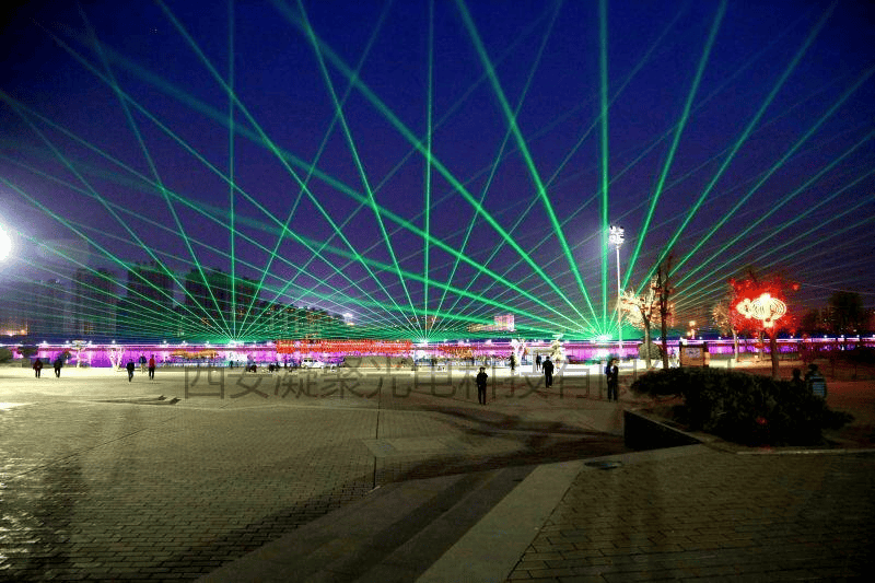 Xianyang Lake Square laser show featuring three 20W RGB laser systems and waterfront lighting effects Xianyang Lake Square laser show featuring three 20W RGB laser systems and waterfront lighting effects